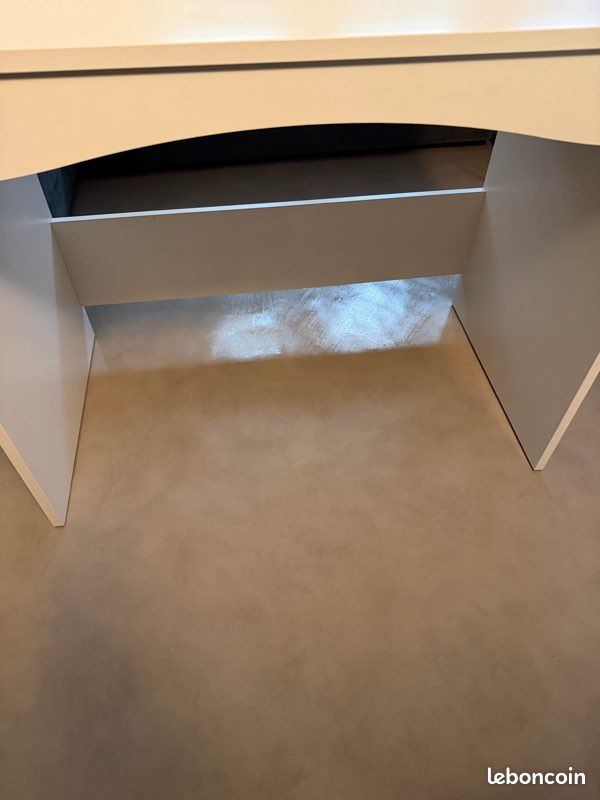 Bureau IKEA (image 2)