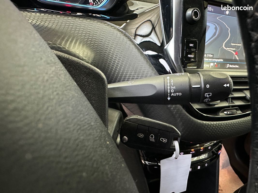 Peugeot 2008 1,5 BLUE HDI 100 CH Allure Carplay (image 26)
