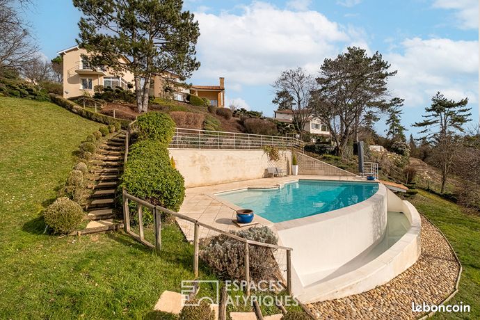 Villa 8 pièces 230 m²