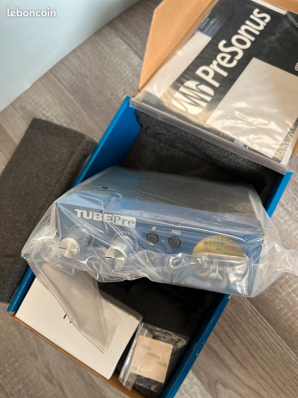 Préampli à Lampes PreSonus TUBEPre V2 - Préamplificateur Micro Professionnel Bleu | 12AX7 XMAX Classe A