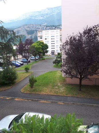 https://img.leboncoin.fr/api/v1/lbcpb1/images/64/27/48/64274832897fca5486e948323d9c69cad94a70af.jpg?rule=ad-image