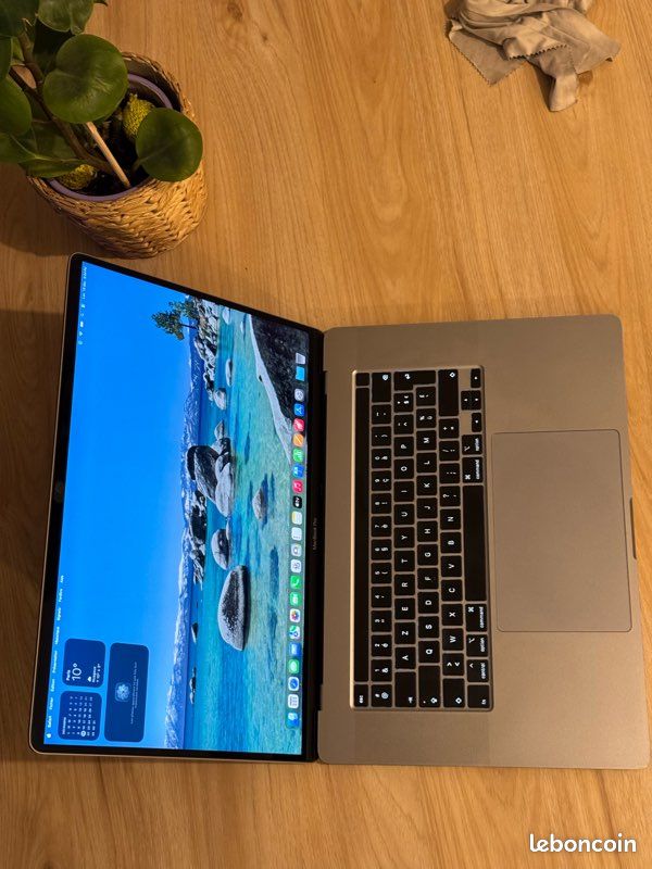 Macbook Pro 16" - INTEL i9 8 coeurs - 16Go Ram - 1to (image 3)