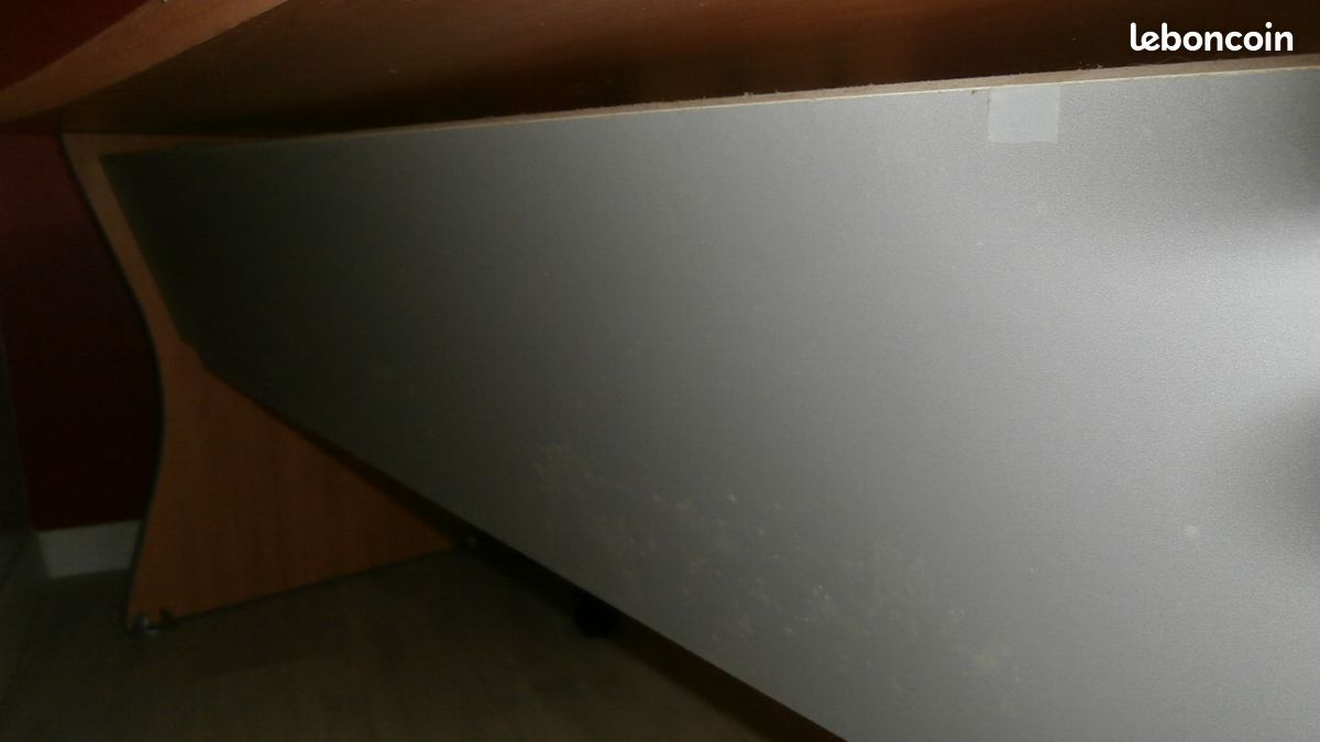 Bureau (image 2)