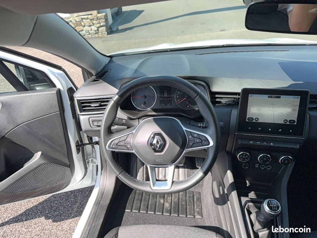 RENAULT Clio TCe 90 Equilibre (image 29)