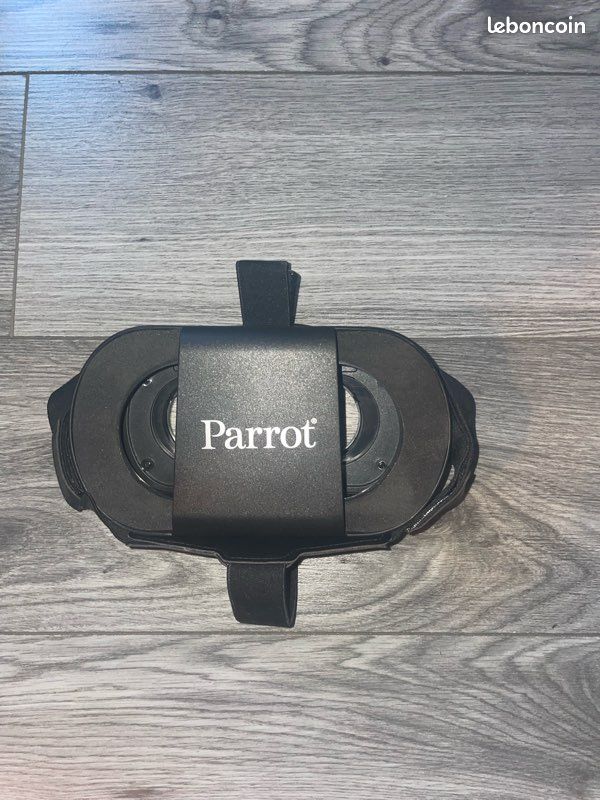 Drone Parrot Anafi – Comme Neuf – Skycontroller + accessoires (image 2)