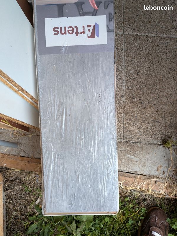 Lot Parquet Stratifié Artens Intenso + Sous-couche Axton – Neuf / Neuf sous emballage (image 3)