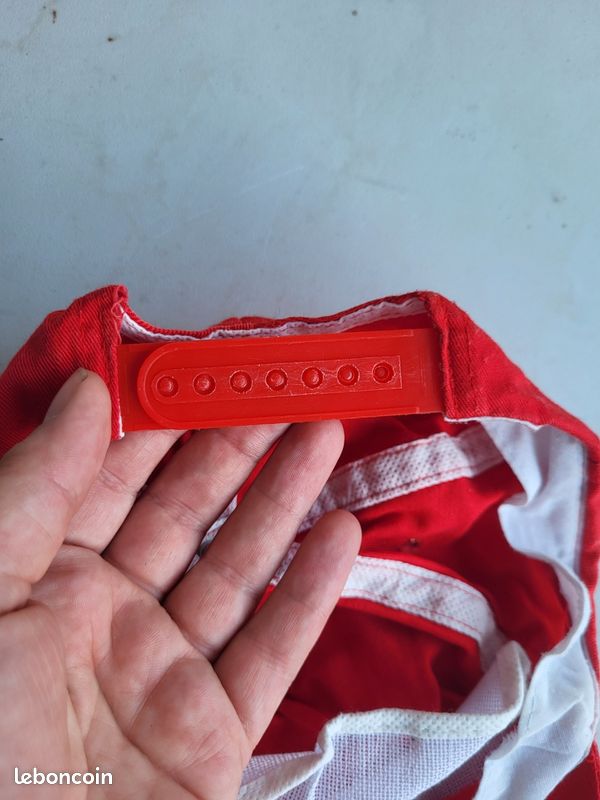 Casquette rouge (image 4)