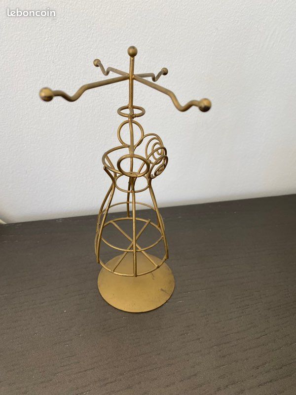 Porte bijoux buste métal (image 5)