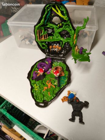 MIGHTY MAX Tangles With The Ape King , Doom Zones , Gorilla , 1993