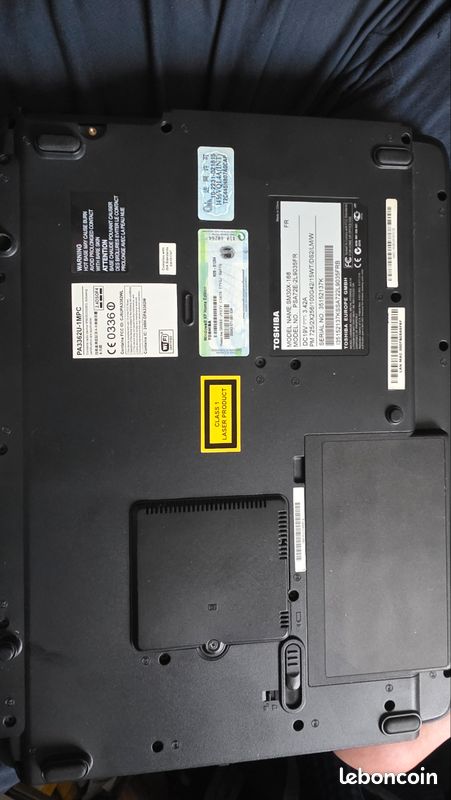 Lot De 2 Ordinateurs Toshiba – Pour Pièces Détachées / Ne Fonctionne Pas
