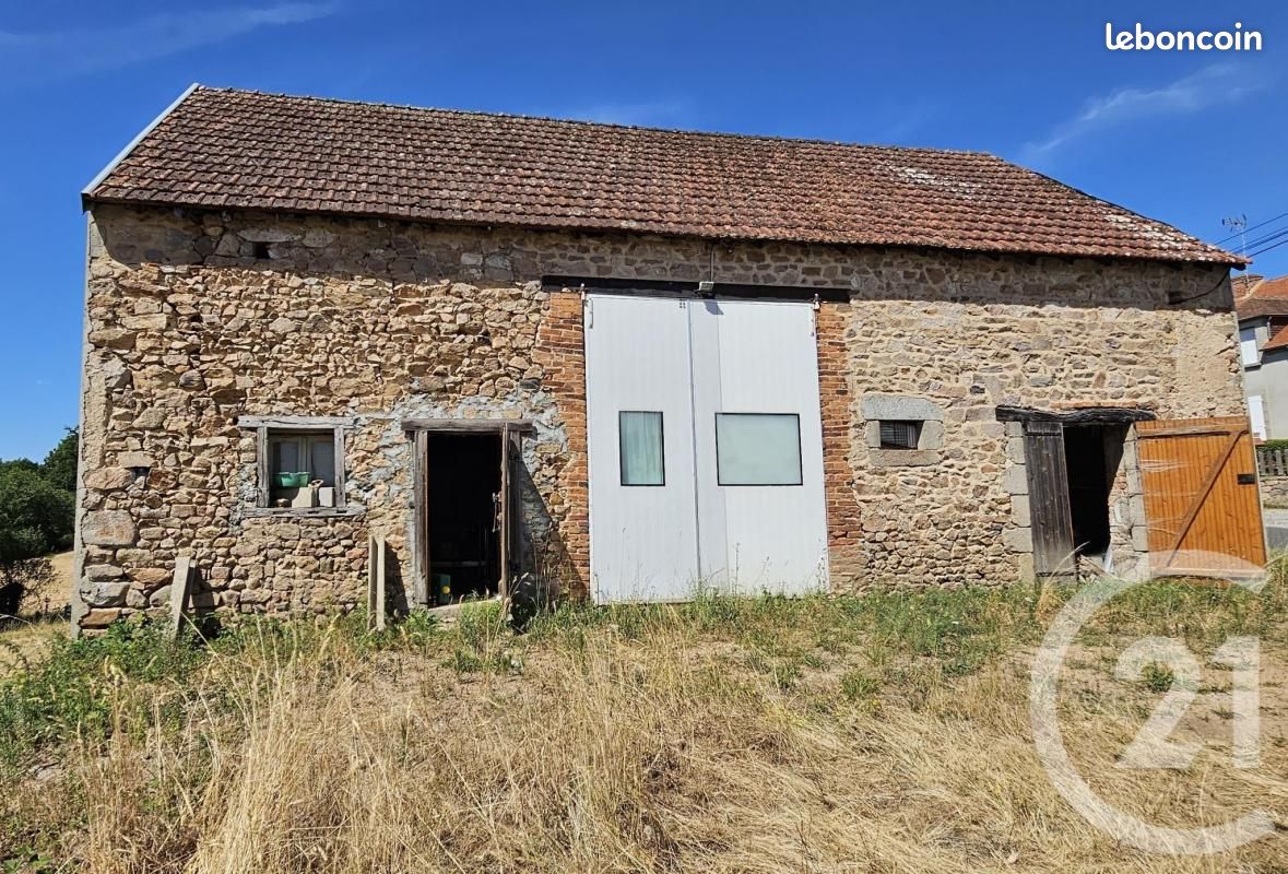 Maison 1 pièce 103 m² · à Teillet-Argenty · 103 m² · 17 500 €