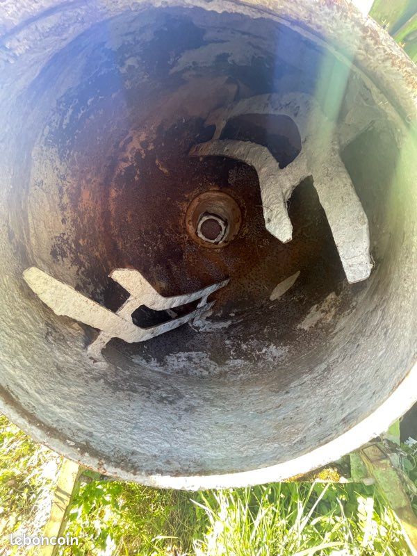 Bétonnière avec chargeur (image 3)