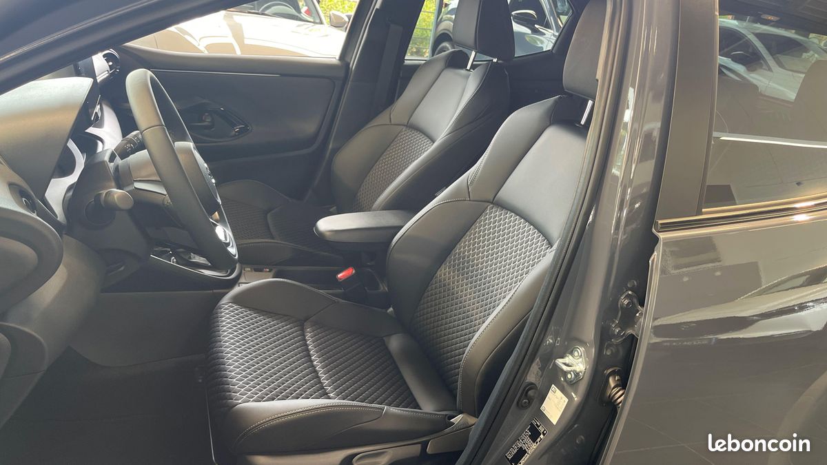 MAZDA Mazda2 Hybrid 1.5L CVT 116 ch Homura (image 13)