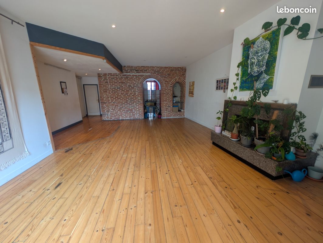 Appartement 14 pièces 305 m² · à Castelsarrasin · 305 m² · 225 000 €