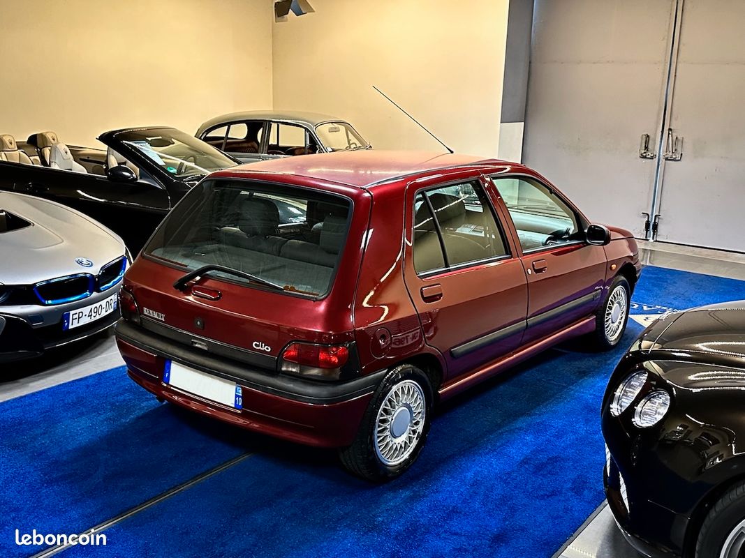 Renault Clio 1.8 95ch Baccara 5p BVA (image 3)