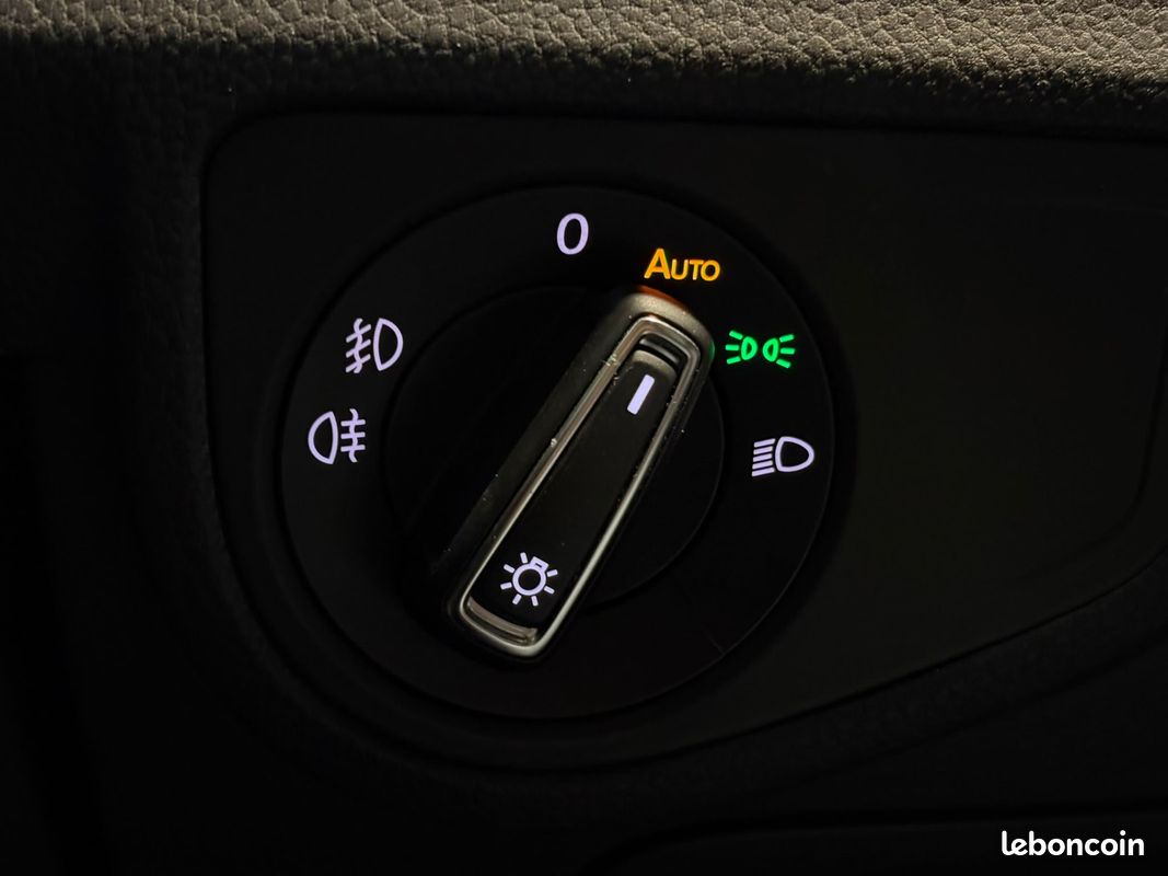 VOLKSWAGEN GOLF SPORTSVAN 1.4 TSI 125 BMT DSG7 Sound - Aménagé TPMR - Coffre Télécommandé (image 19)