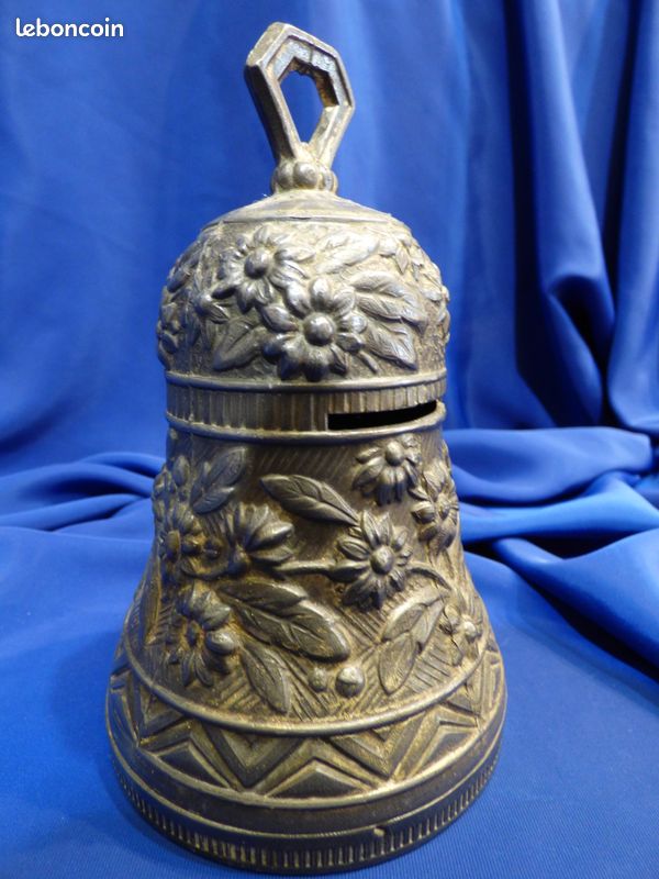 Ancienne Cloche Décorative En étain Motif Floral - Objet De Vitrine Antique