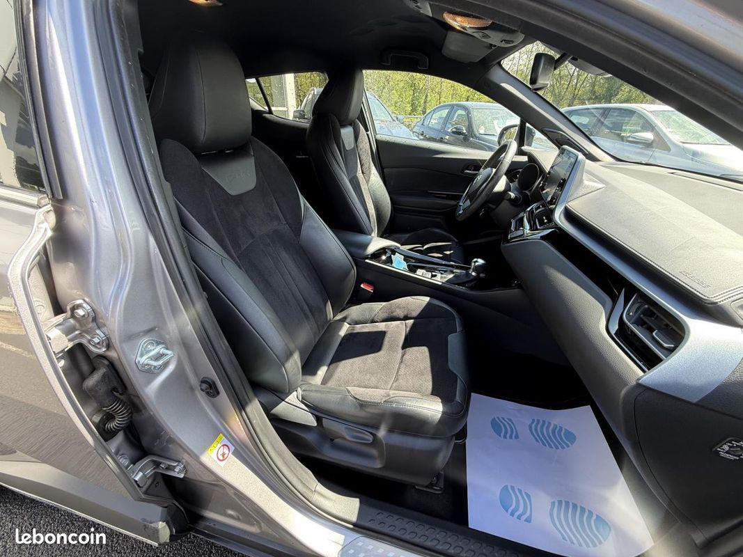 TOYOTA C-HR 2.0 Hybrid - BV e-CVT Collection GPS + CAMERA AR + CLIM (image 14)