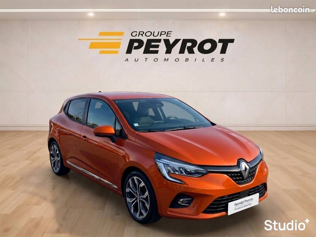 RENAULT Clio TCe 90 Techno (image 9)