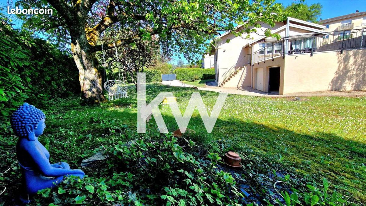 Maison 6 pièces 156 m² · à Saint-Vit · 156 m² · 270 000 €