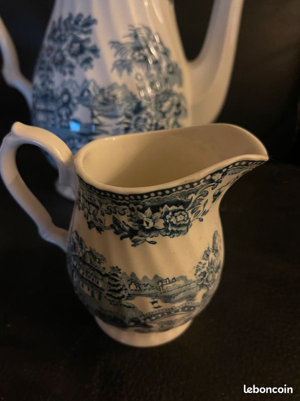 Théière Pot à Lait Anglais Staffordshire 1982 – Myott Meakin, Gravé Main