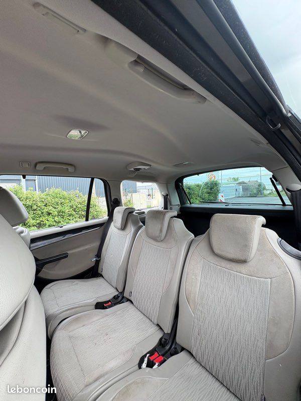 Citroën C4 Picasso Boîte automatique 2013 (image 6)