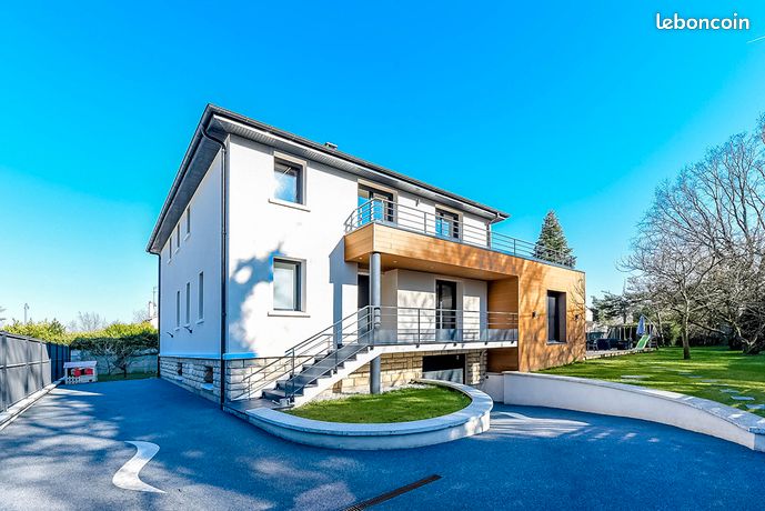 Maison 7 pièces 208 m²