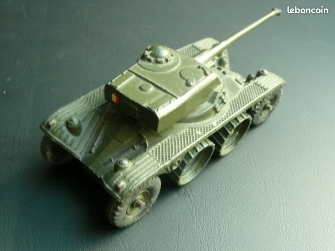 DINKY TOYS, char panhard FL 10 militaire