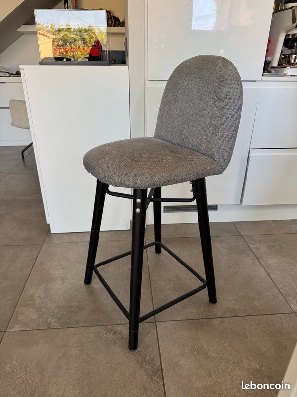 Chaise type tabouret bar (image 1)