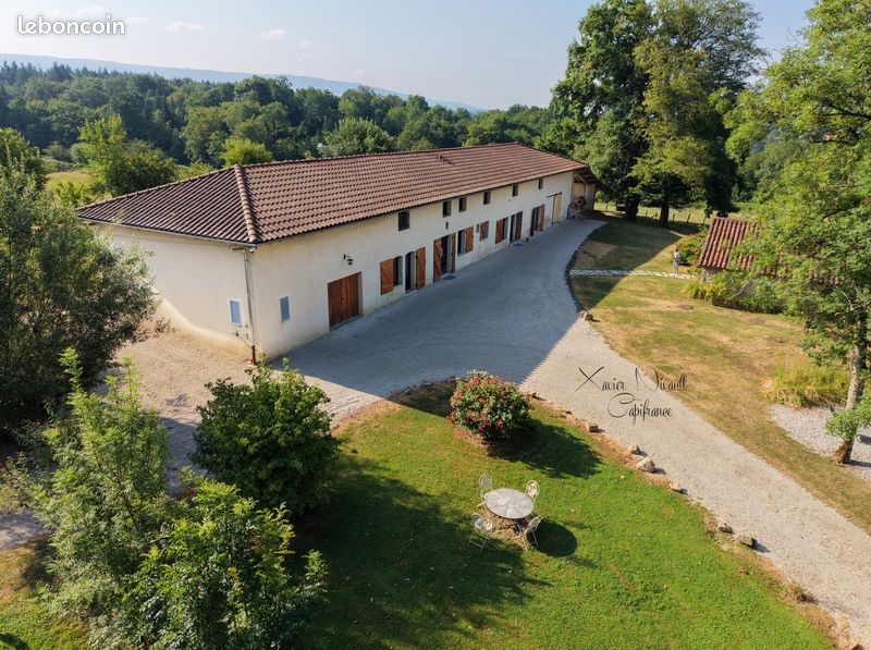 Maison 11 pièces 355 m² · à Varennes-Saint-Sauveur · 355 m² · 879 000 €
