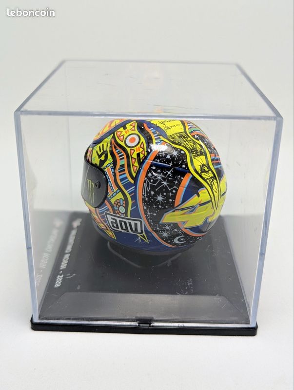 Casque moto gp Altaya 1/5 Valentino rossi 46 - Collection Casque moto gp Altaya 1/5 Valentino rossi 46 - Collection