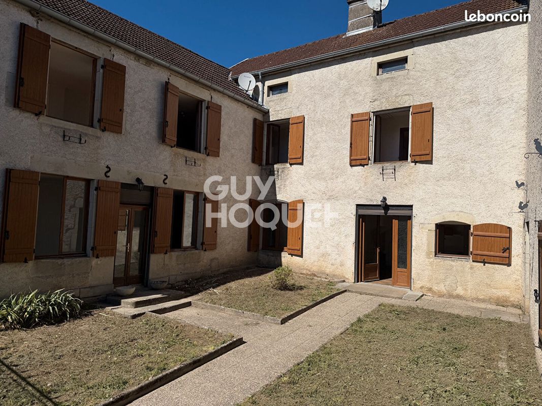 Maison 6 pièces 143 m² · à Confracourt · 143 m² · 99 000 €