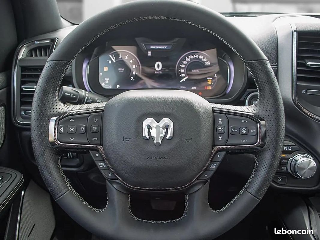 Dodge RAM 1500 Sport 5.7 HEMI V8 4x4 Crew Cab – Caméras 360 – ACC – Neuf - TVA récupérable (image 7)