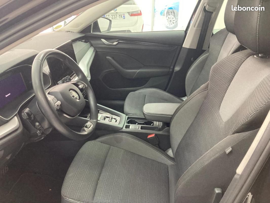 Skoda Octavia COMBI 2.0 TDI 150 CH SCR DSG7 SELECTION (image 6)