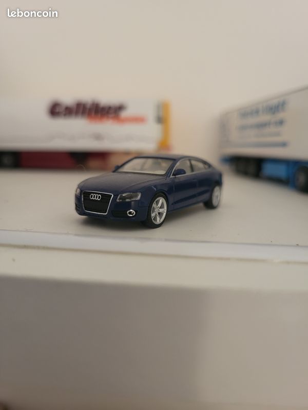 Herpa Modellino d'auto Audi Q2, giallo vegas, miniatura in scala 1:87, pezzo da collezione, Made in Germany, modello in plastica