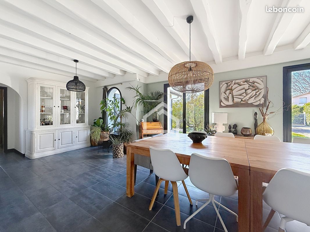 Maison 6 pièces 215 m² · à Saint-Médard-en-Jalles · 215 m² · 808 500 €