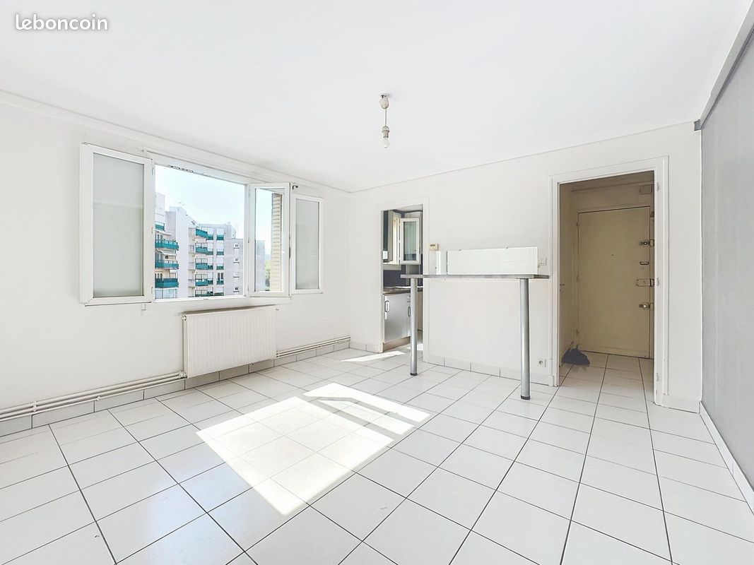 Appartement 3 pièces 45 m² · à Grenoble · 45 m² · 72 000 €