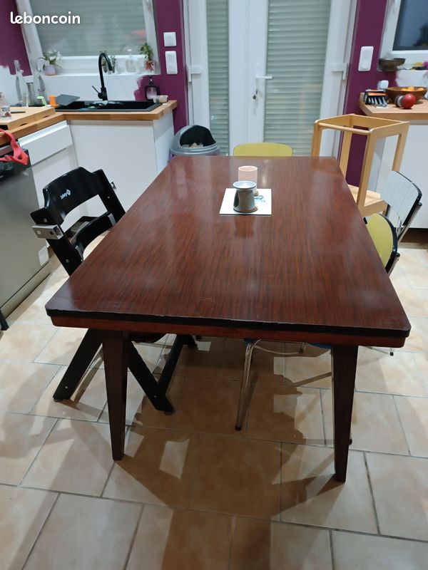 Table formica (image 1)