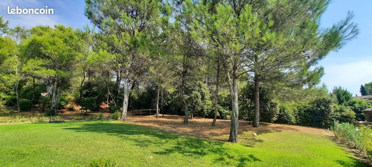 Terrain à bâtir de 1572 m² à CARPENTRAS (84) · 200 000 €