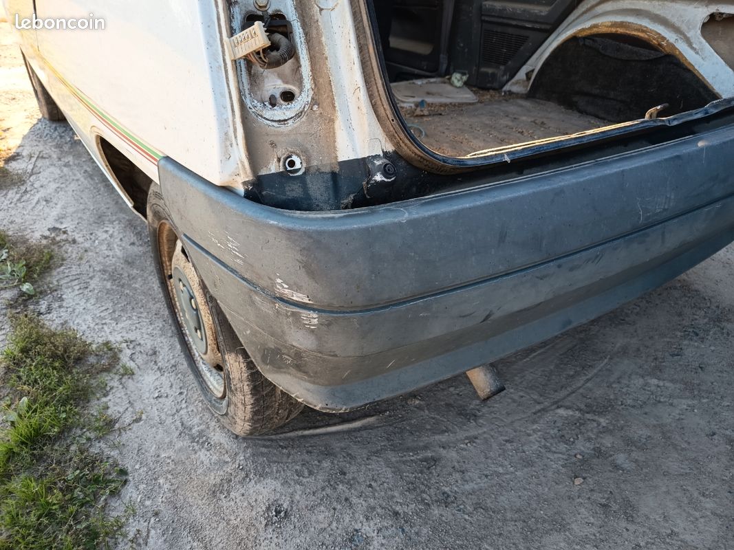 Pare-choc arrière Renault super 5 (image 2)