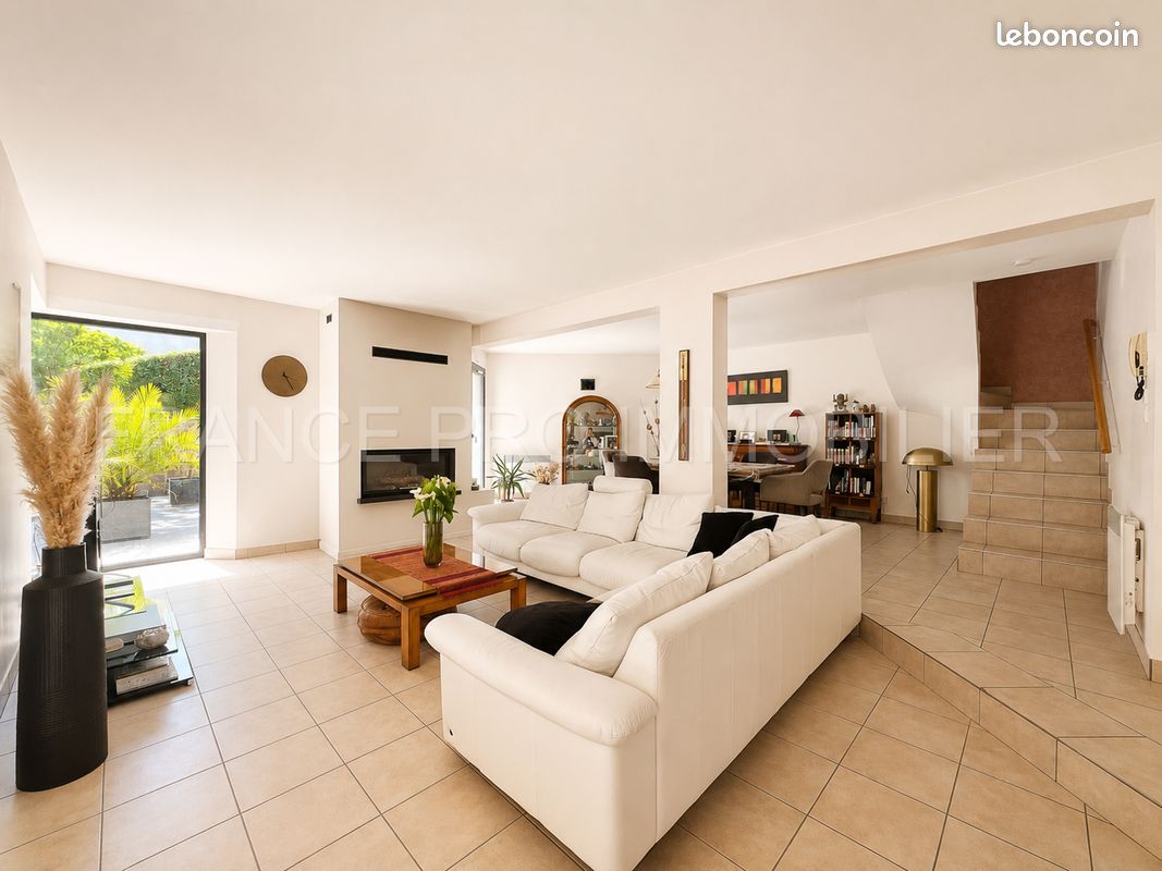 Maison 8 pièces 165 m² · à Cherbourg-en-Cotentin · 165 m² · 455 500 €
