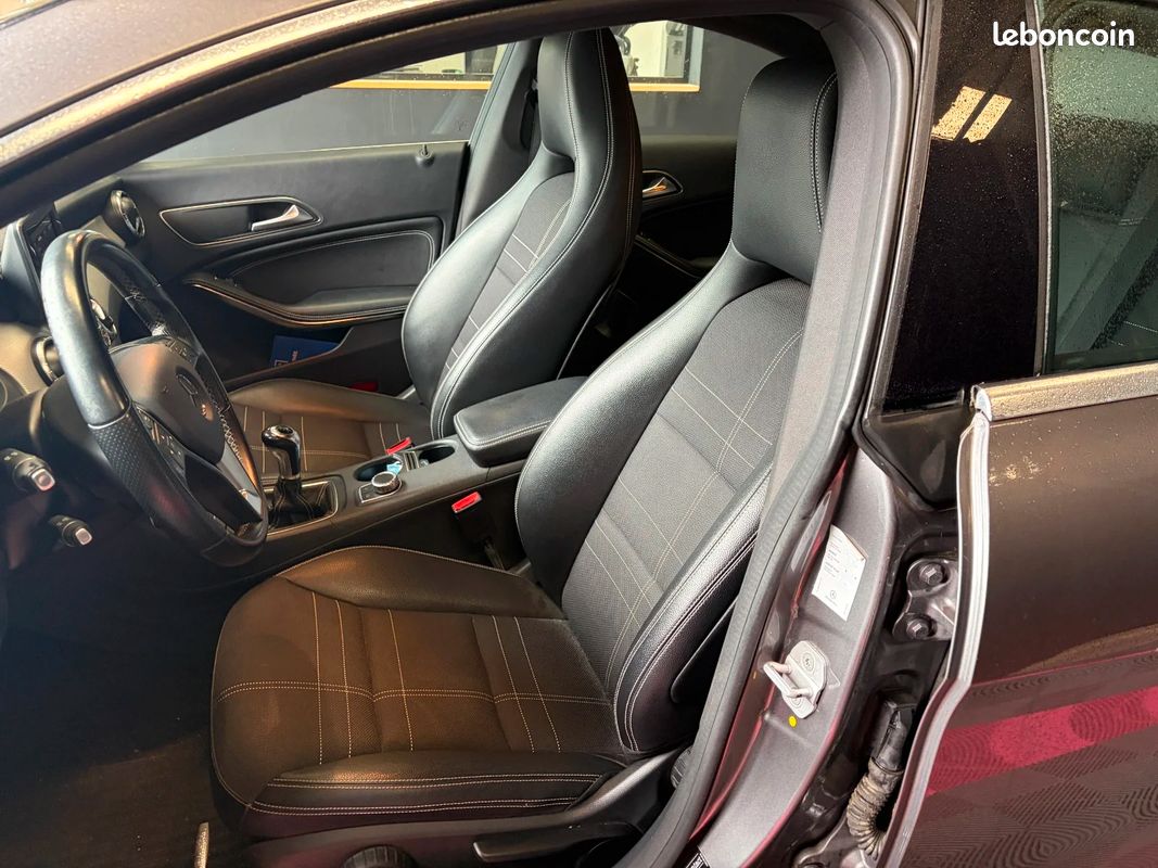 MERCEDES CLASSE CLA Essence 180 122ch Sensation / Entretien complet Mercedes / Véhicule propre (image 9)