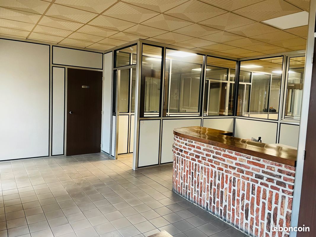 Local commercial 6 pièces 150 m² · à Bouttencourt · 150 m² · 800 €