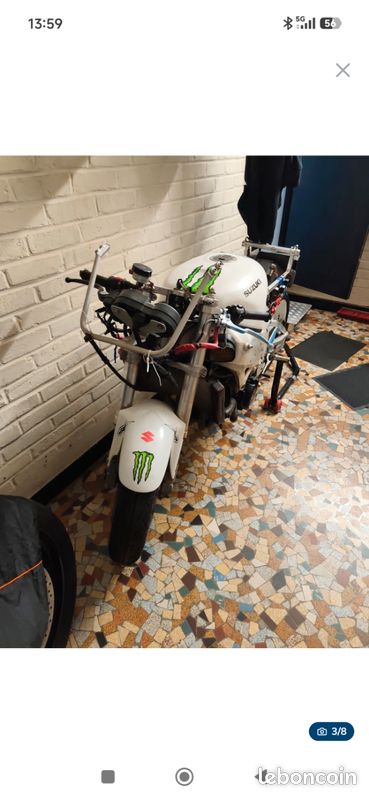 V/E 750 GSXR srad 1997 (image 3)
