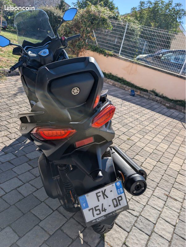 Xmax 125 Iron max 2019 6000kms très bon état,révision des 6000kms faite,contrôle technique ok (image 4)