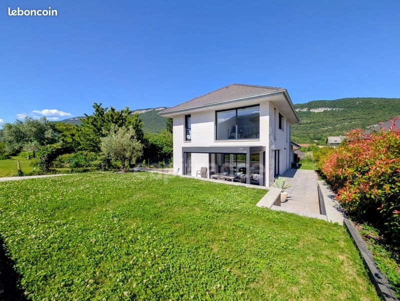 Maison 4 pièces 123 m² · à Brison-Saint-Innocent · 123 m² · 700 000 €