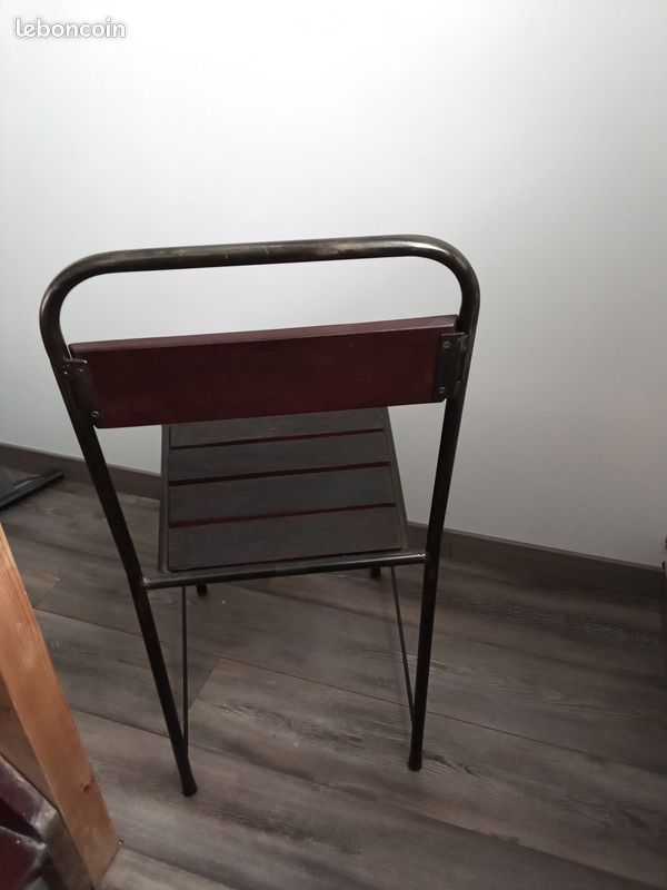 Chaise industrielle (image 1)