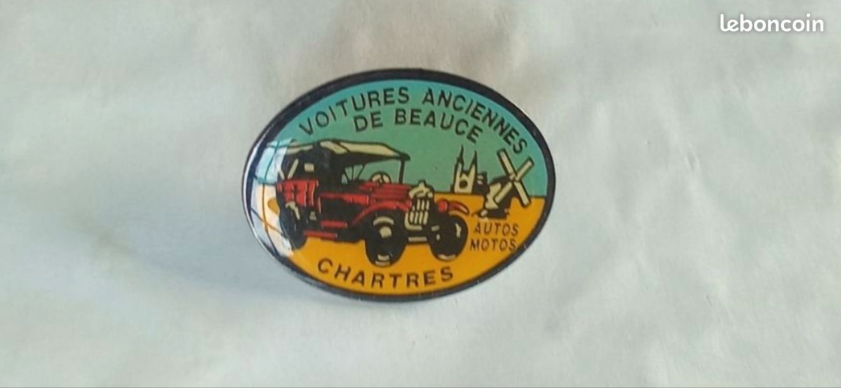 Ancien Pin's pin s collection sport mécanique automobile tacot voitures anciennes de Beauce Chartres métal vintage (image 1)
