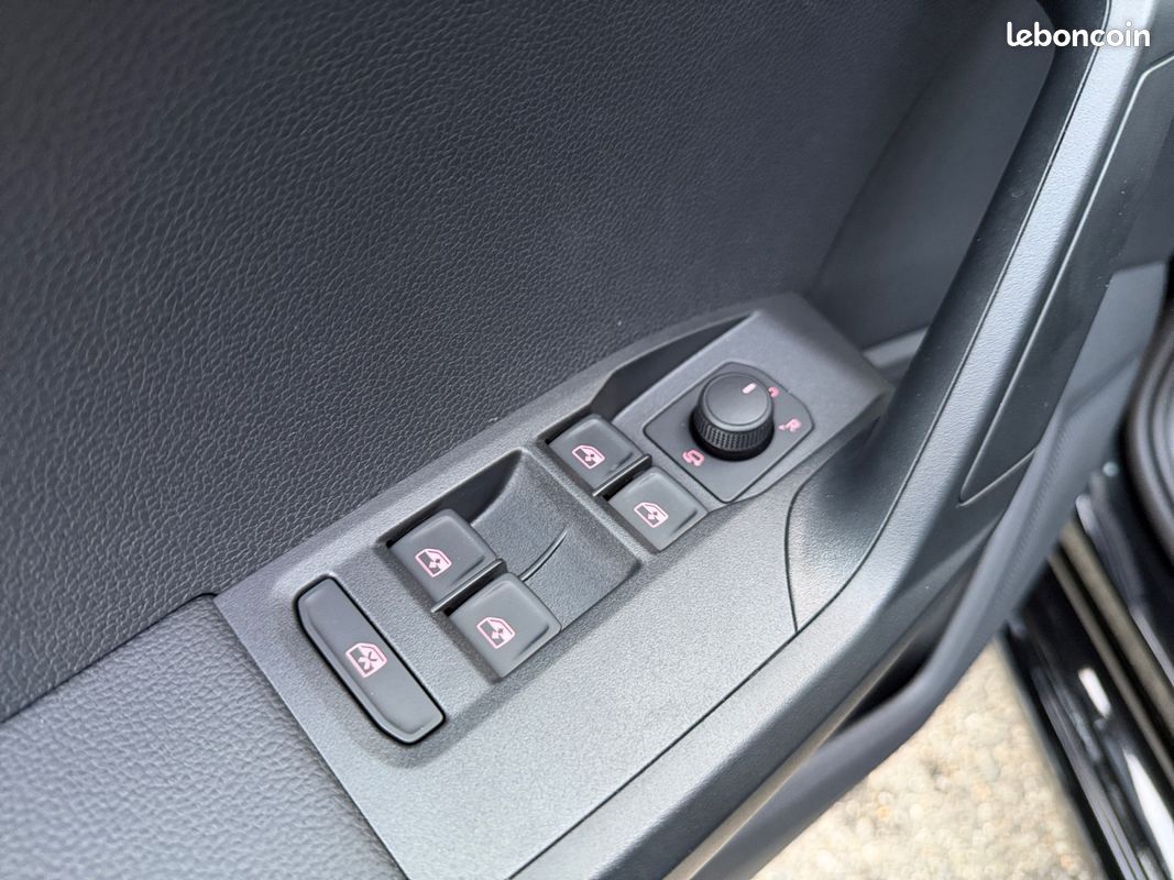 SEAT Ibiza 1.0 EcoTSI 95 ch S/S BVM5 Copa (image 24)