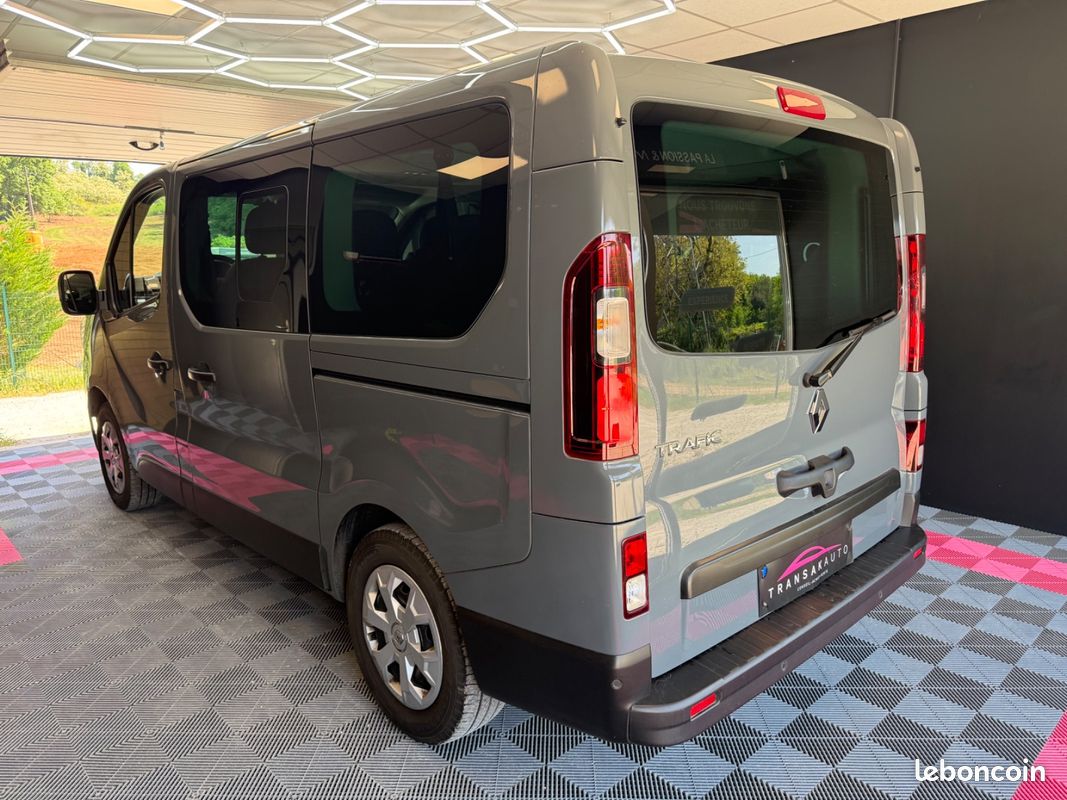 RENAULT TRAFIC III Combi Phase 3 L1 2.0 dCi 16V EDC6 SS Intens 9 Places (image 18)